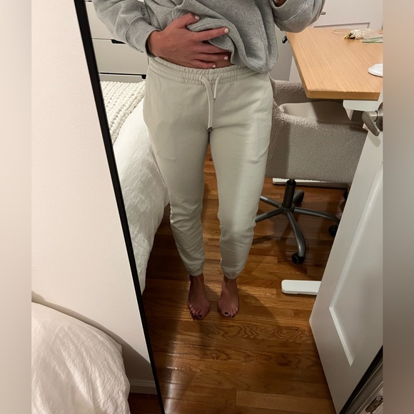 Talentless Women’s Heavyweught Sweatpants - Picture 1 of 8